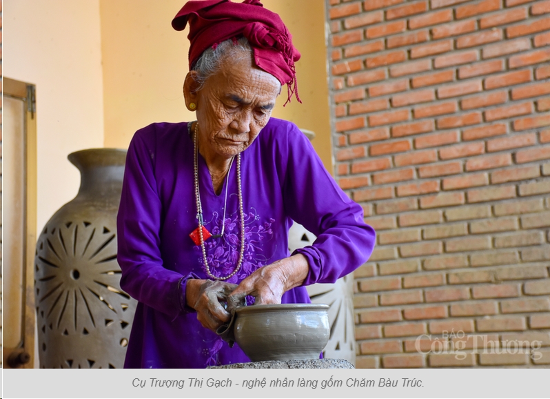 Nghệ nhân làng gốm